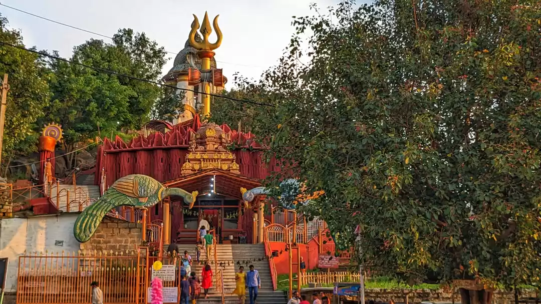 Shrungagiri Sri Shanmukha Swami Gudi Bangalore