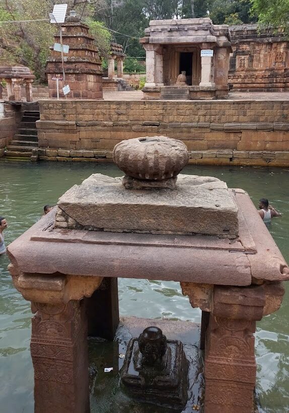 Dakshina kaashi Shri Mahaakuteshwara Gudi