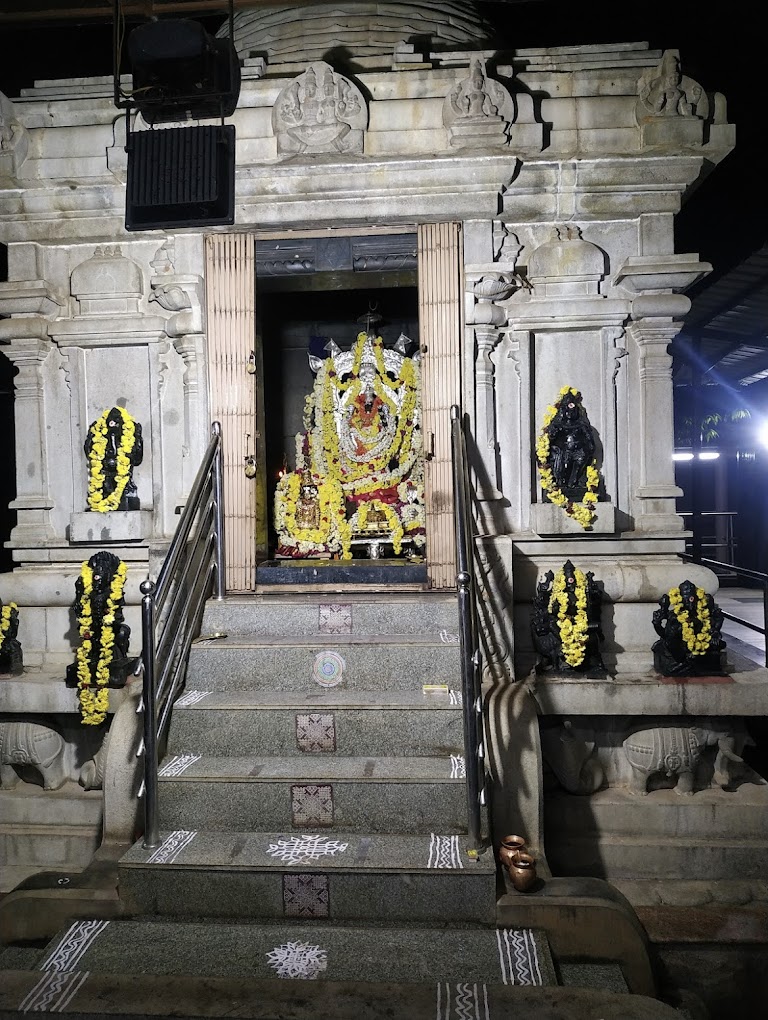 Sri Kamakshi Sharada Peeta & Mahameru Sri Chakra Gudi Hebbur