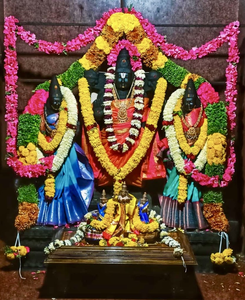 Sri Lakshmi Padmavati Sametha Venkateshwara Swamy, Sri Kashi Vishwanath And Poojambike Temple