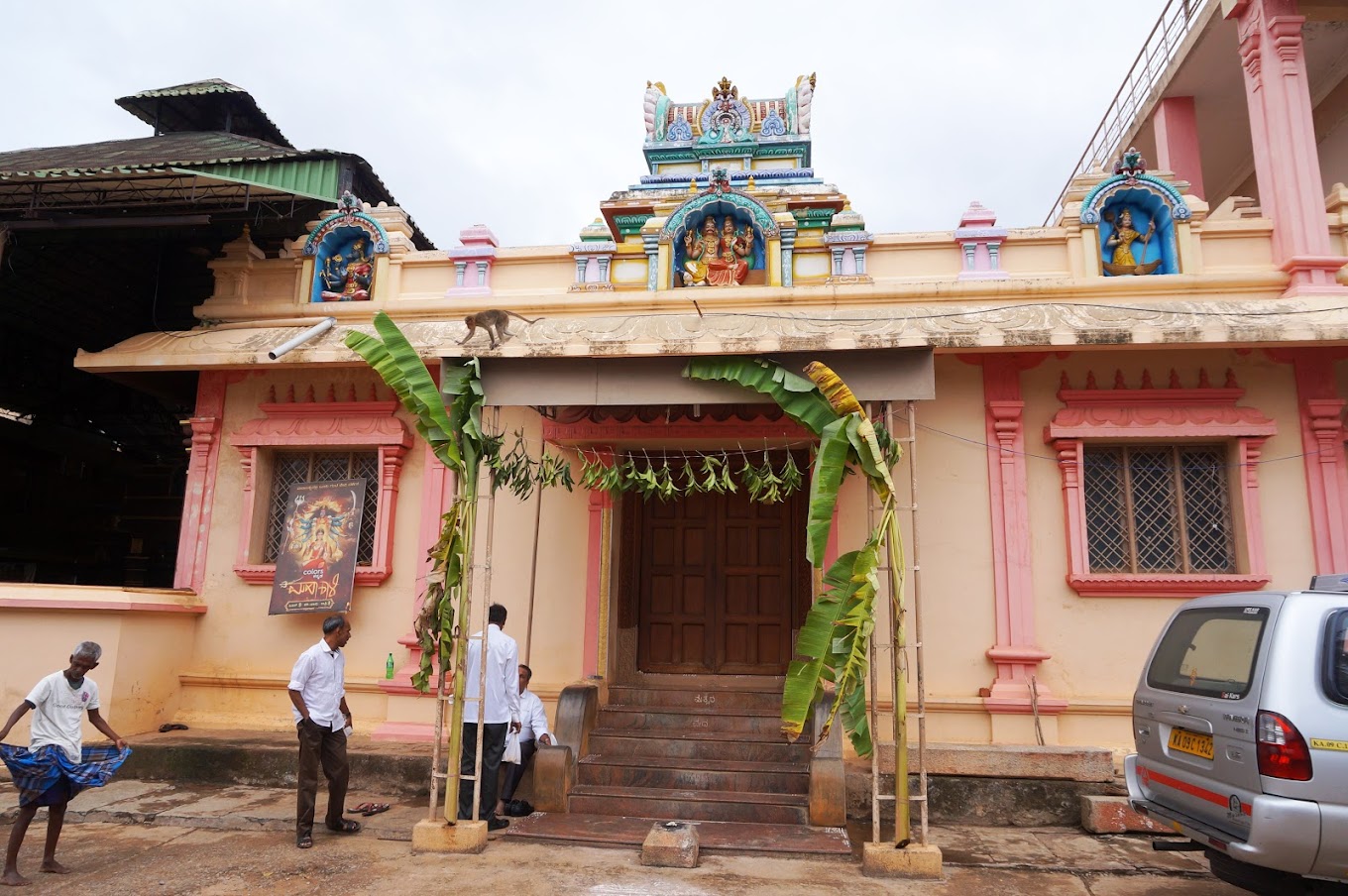 Sri Kamakshi Sharada Peeta & Mahameru Sri Chakra Gudi Hebbur